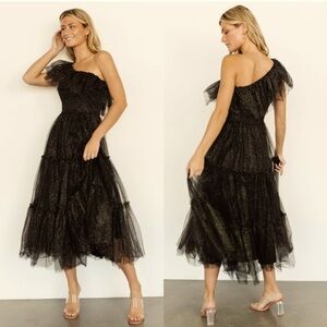 Baltic born/ flying tomato collaboration.Elegant Black Ruffled One-ShoulderDress